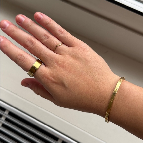 Mejuri Solo Diamond Ring (14k Yellow Gold) - Picture 6 of 8